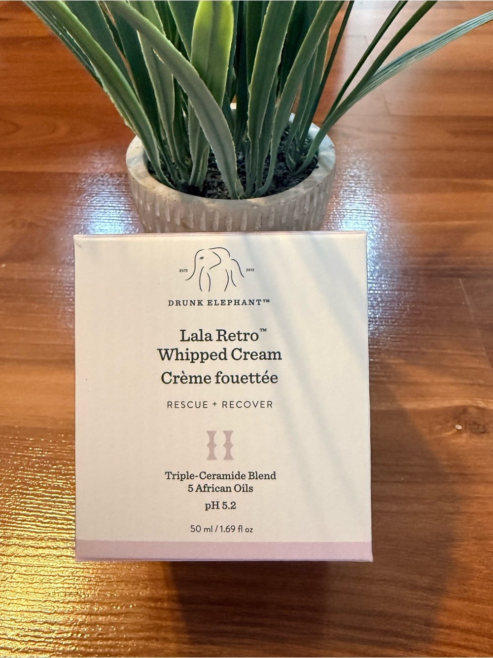 🌸 BNIB Drunk Elephant Lala Retro Whipped Cream. Rescue Cream 🌸